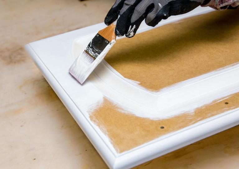 Mate, satinée ou laquée, quelle finition de peinture change l'ambiance d'une pièce ?